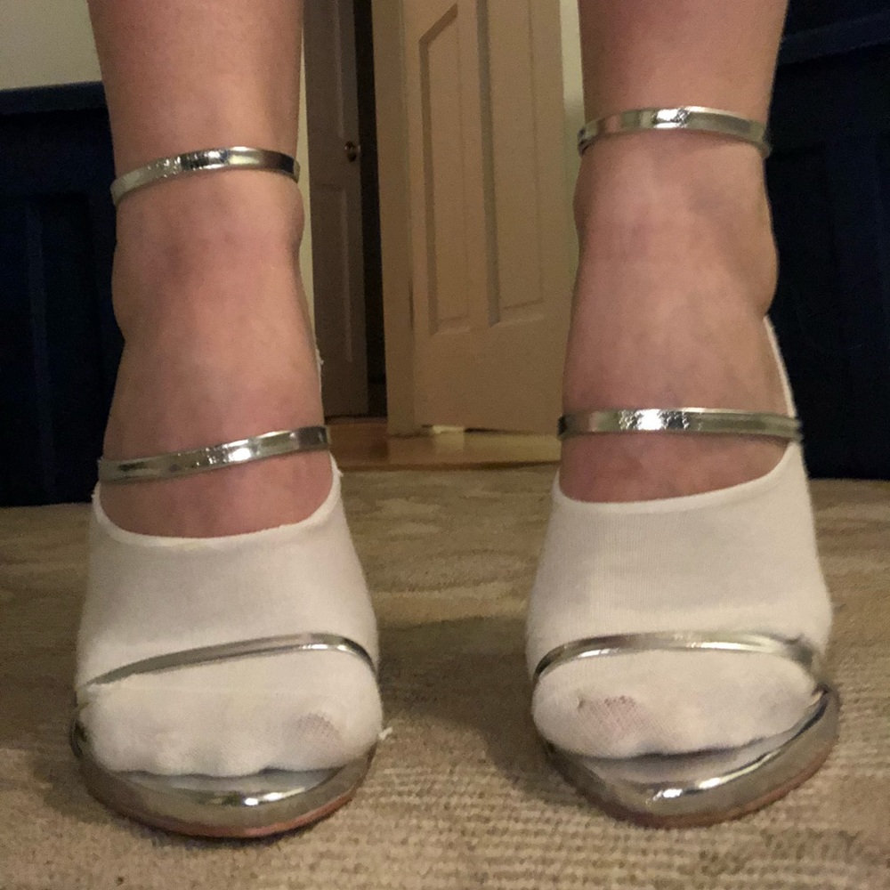 Silver heels - Picture 4 of 4
